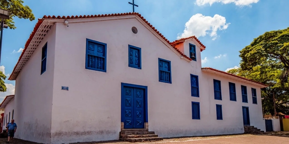 ONDE COMER E BEBER EM EMBU DAS ARTES